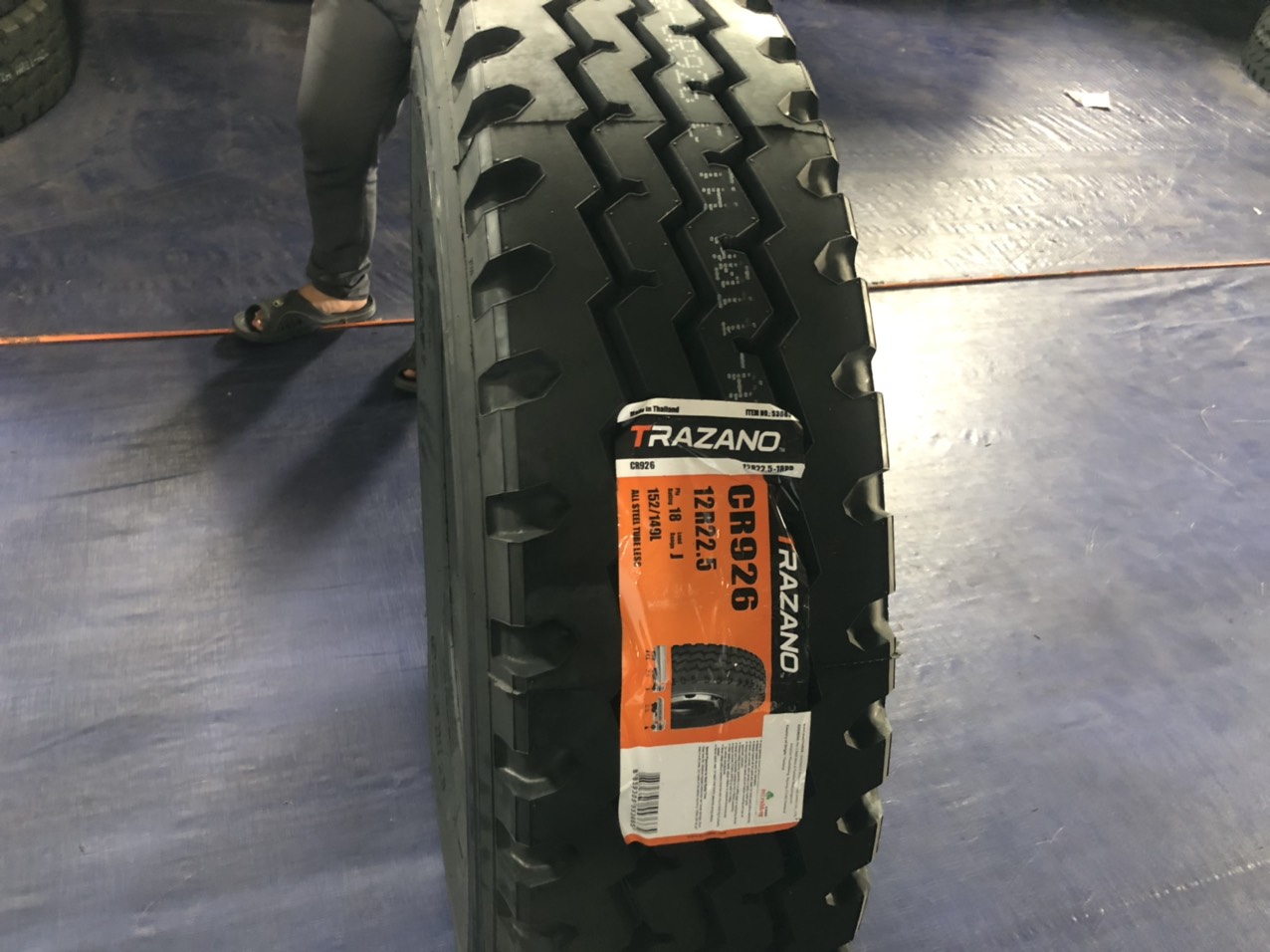 CR926 12R22.5