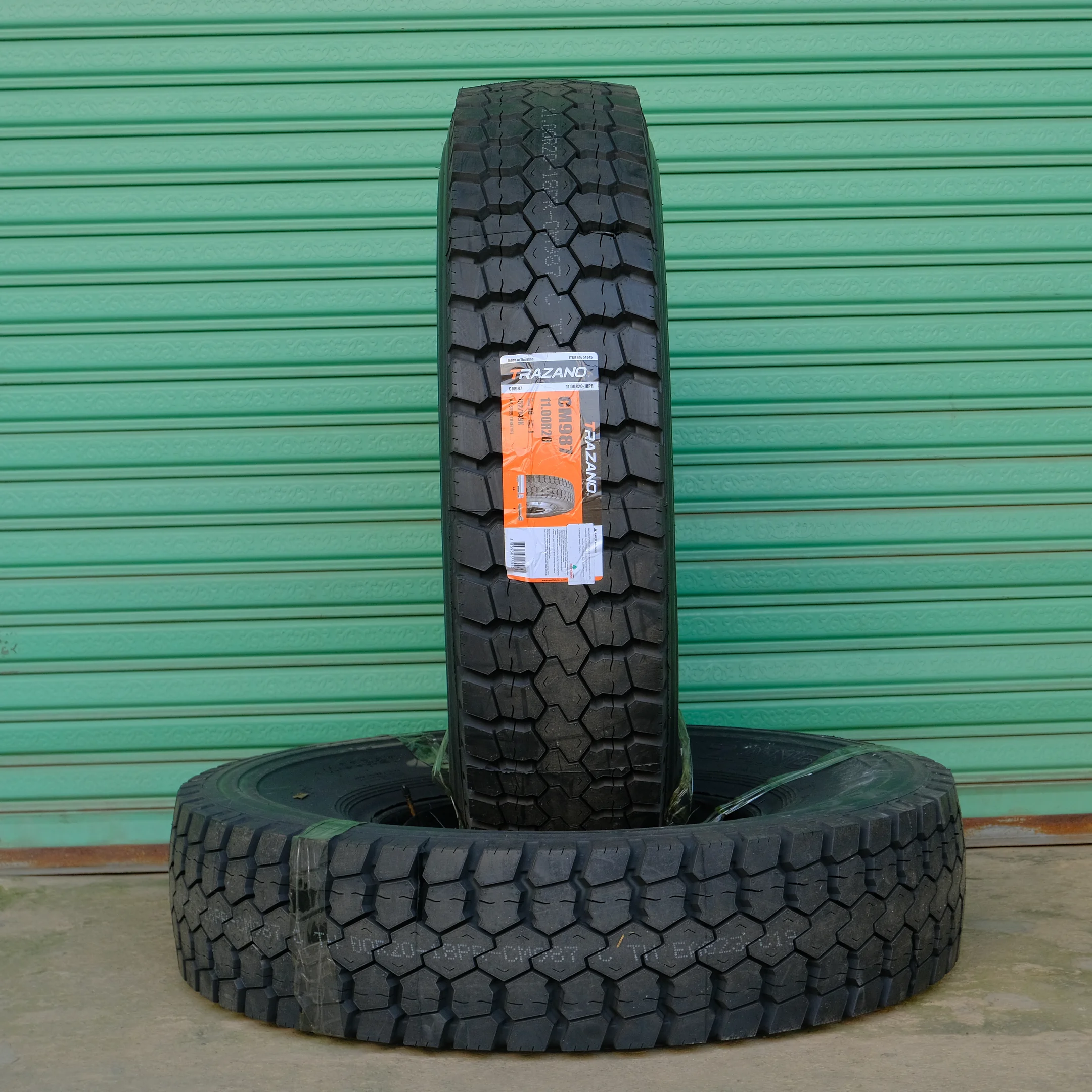 CM987 11.00R20