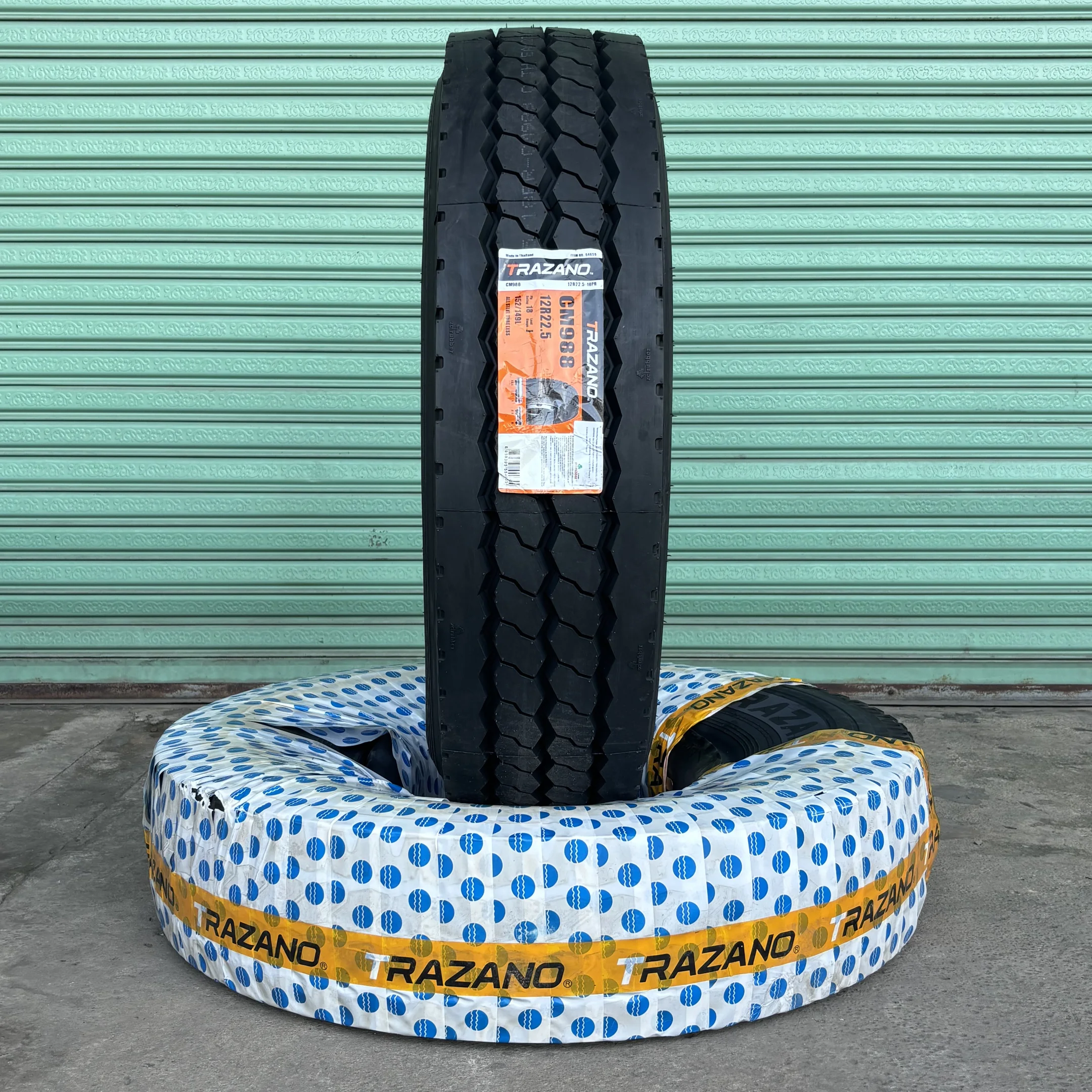 CM988 12R22.5