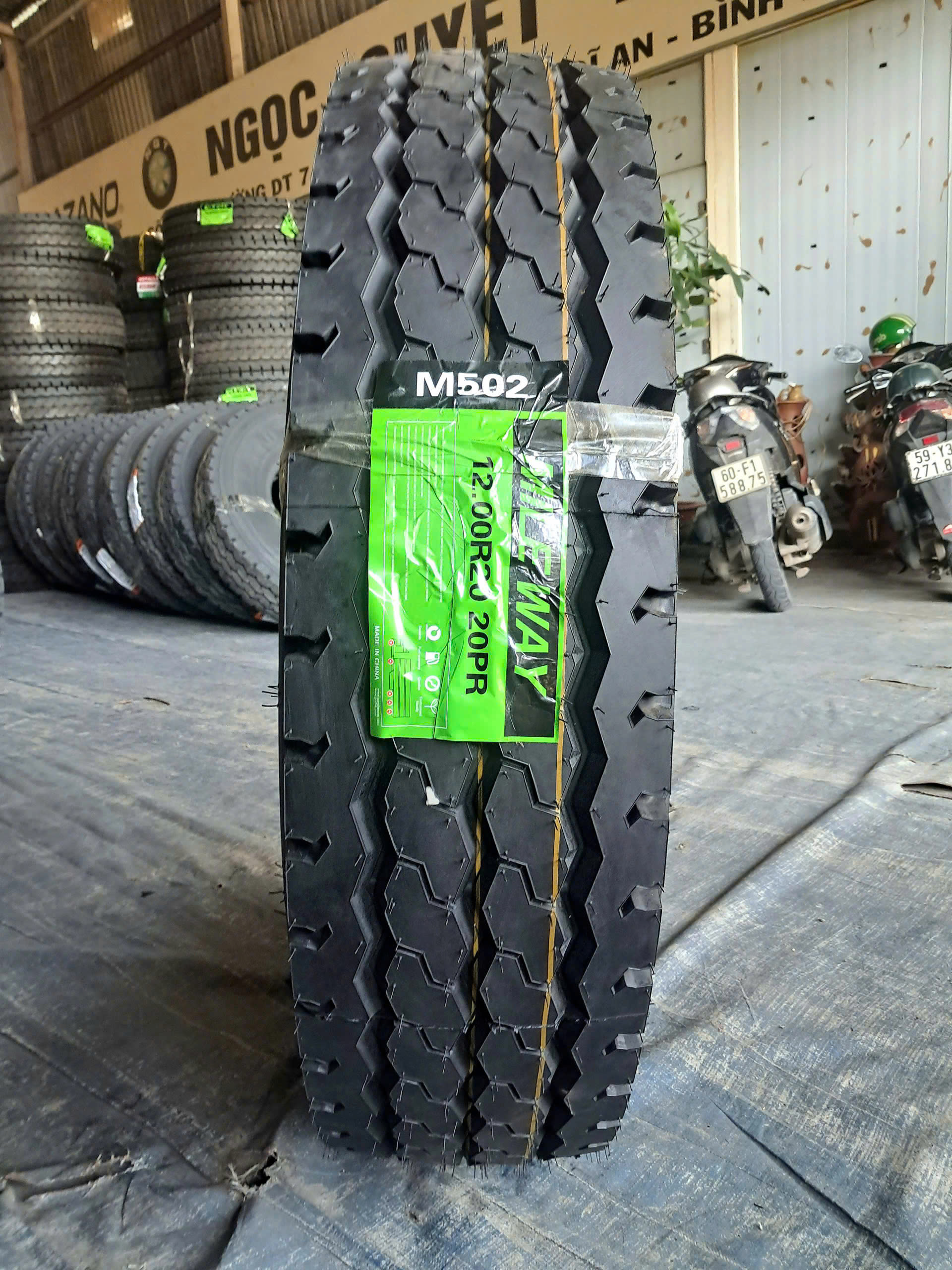 M502 12.00R20